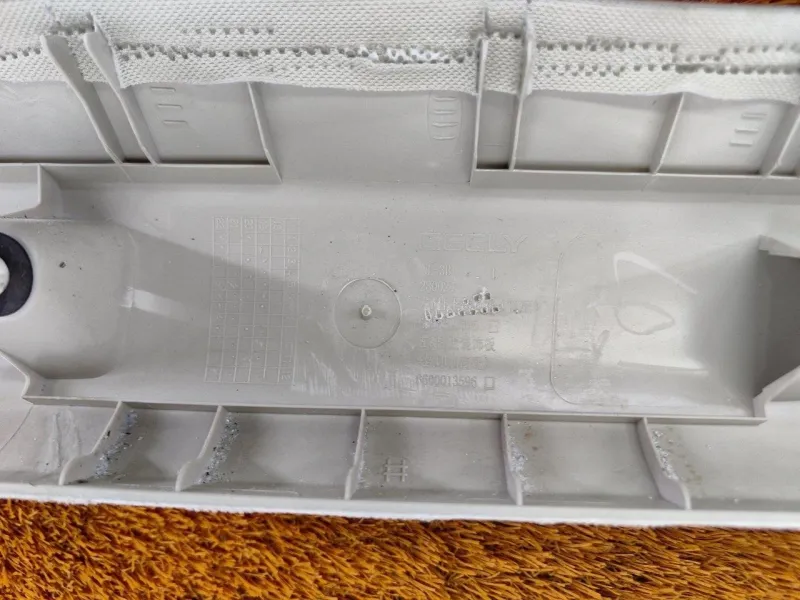 Накладка стойки лобового стекла