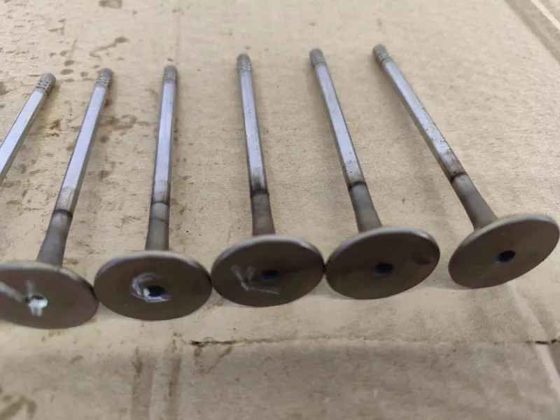 Клапан выпускной