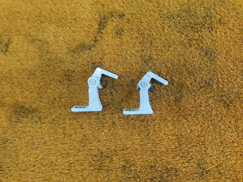 Петля двери