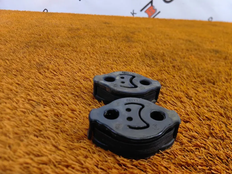 Крепление глушителя