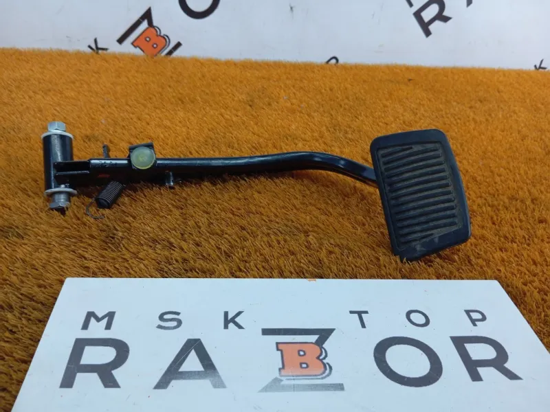 Педаль тормоза