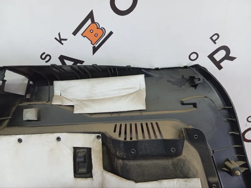 Обшивка багажника