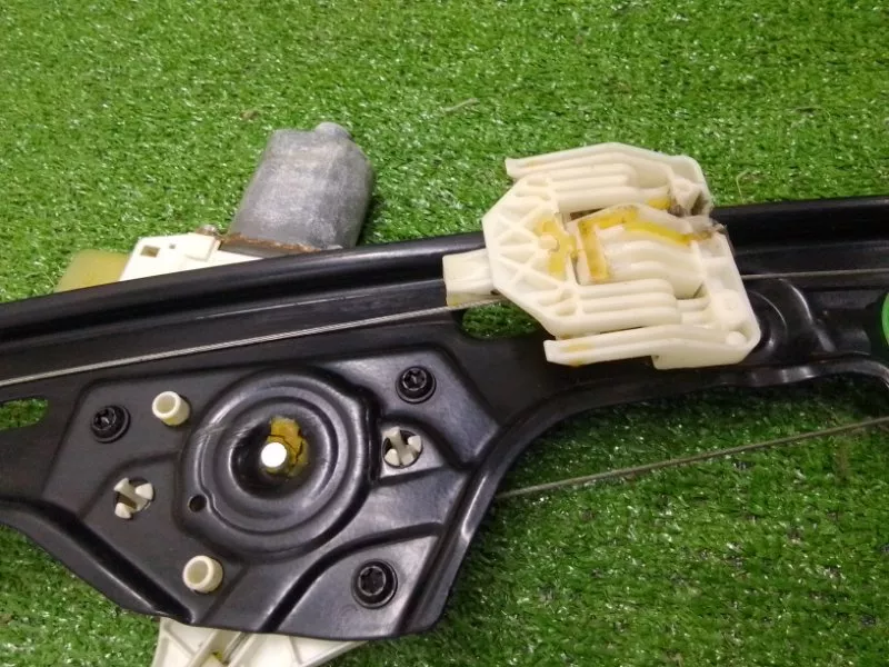 Стеклоподъемник BMW 3-Series 2005 51337140588 E90, передний правый