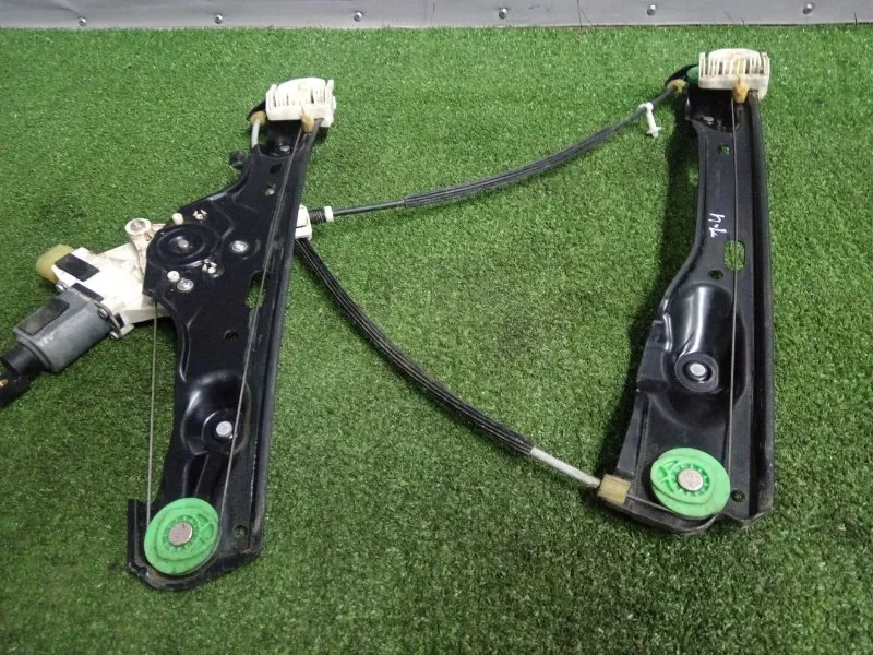 Стеклоподъемник BMW X1 2011 51332990385 E84 N47D20C 75397700, передний левый