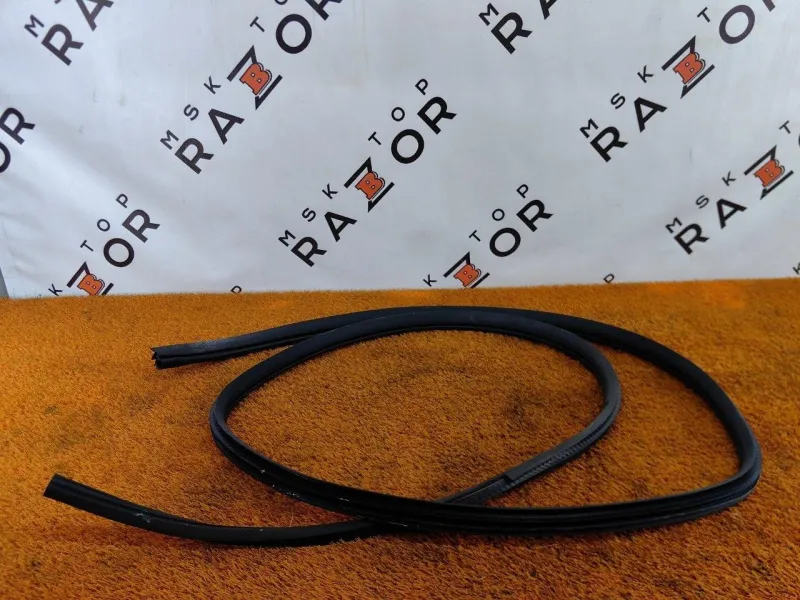 Уплотнитель проема двери