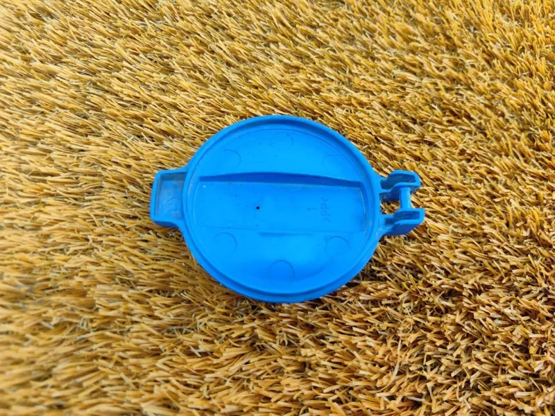 Крышка бачка стеклоомывателя