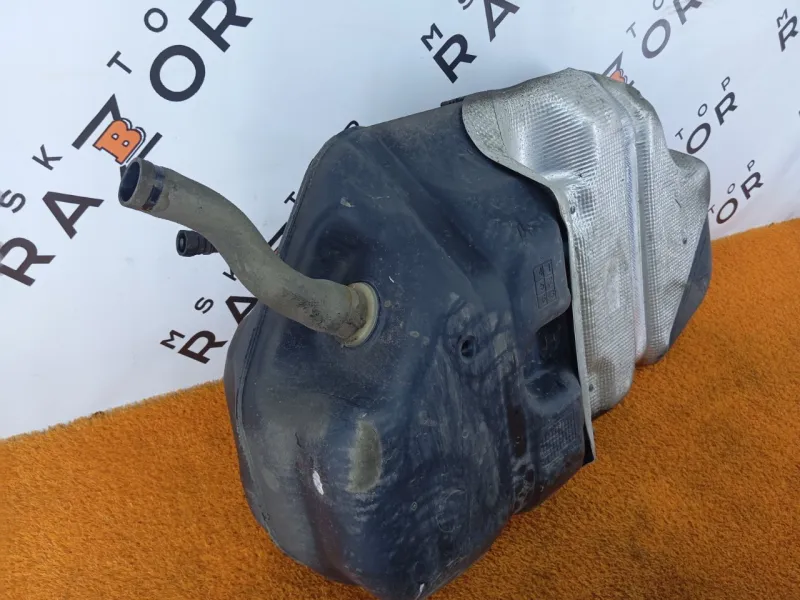 Бак топливный