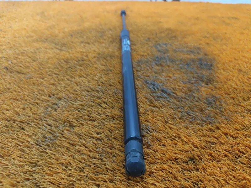 Амортизатор багажника