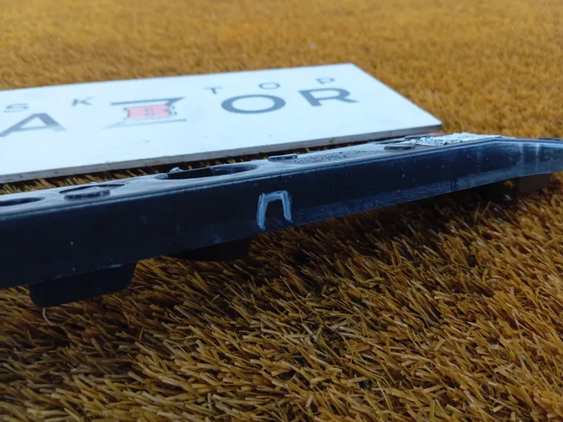 Кронштейн заднего бампера