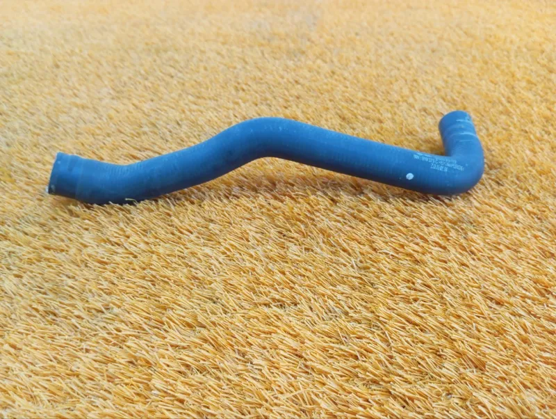 Патрубок радиатора