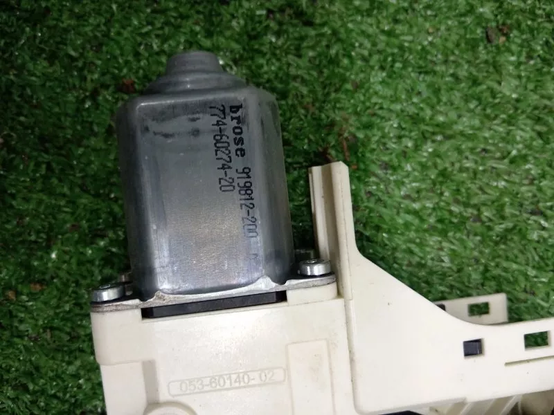 Стеклоподъемник Audi A4 2009 8K0839461 B8, задний левый