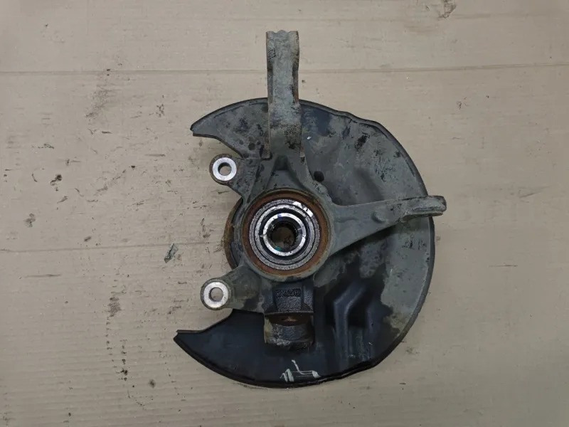 Кулак поворотный