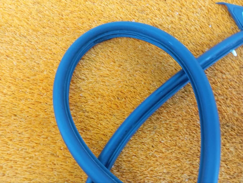 Уплотнитель двери