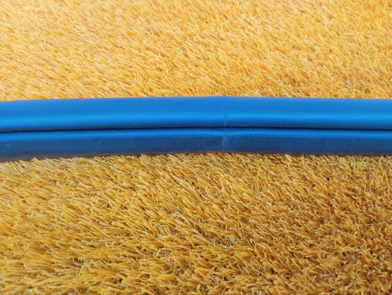 Уплотнитель проема двери