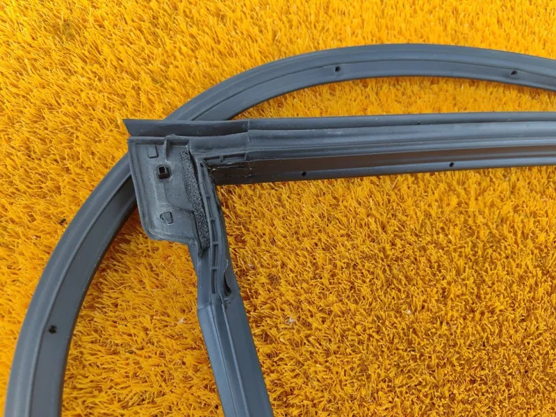 Уплотнитель двери