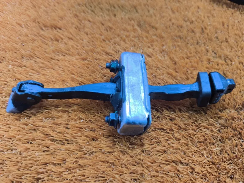 Ограничитель двери