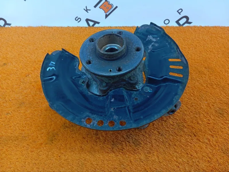 Кулак поворотный