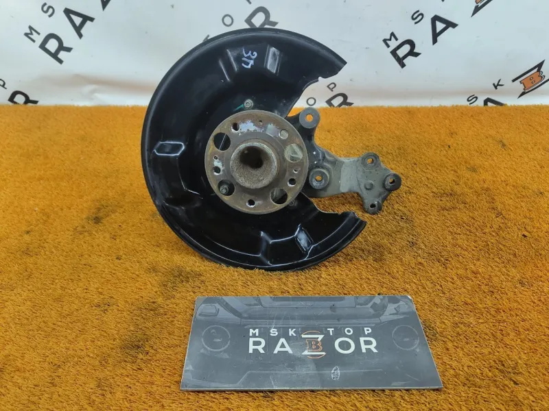 Кулак поворотный