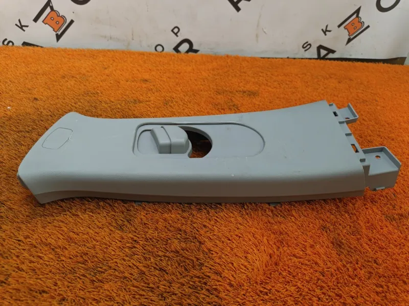 Обшивка центральной стойки