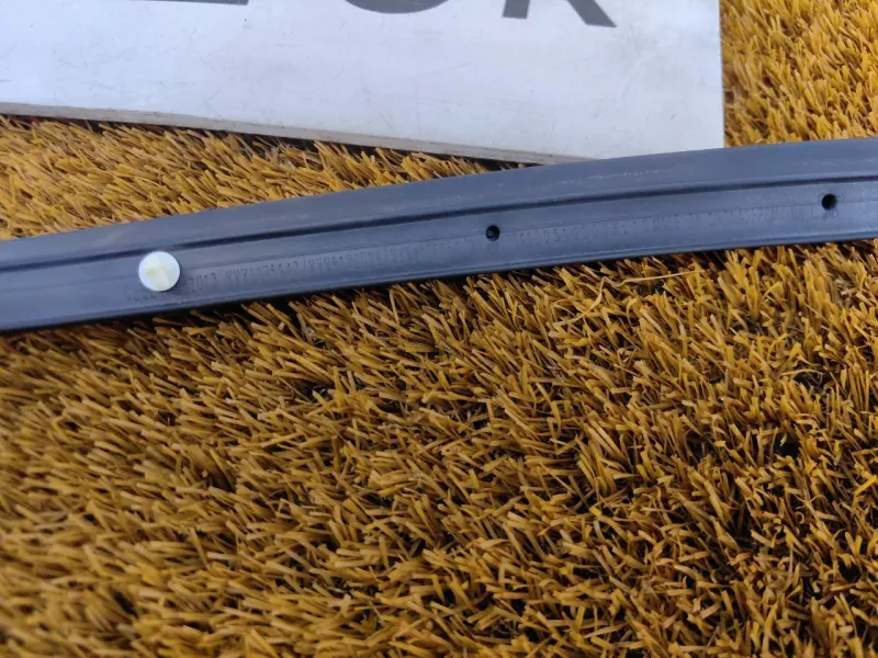 Уплотнитель двери