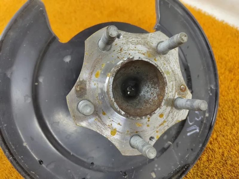 Кулак поворотный