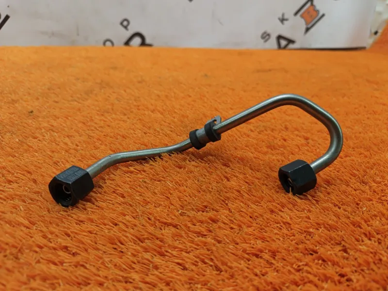 Трубка топливная