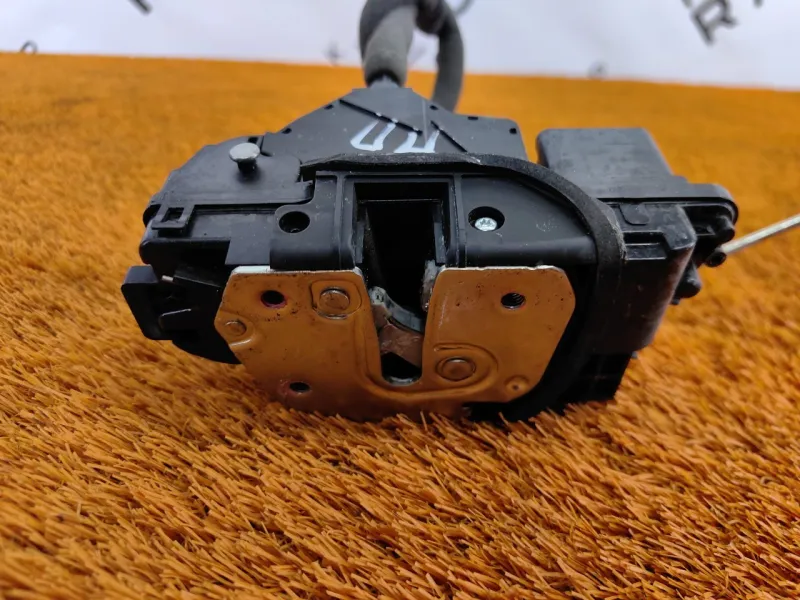 Замок двери