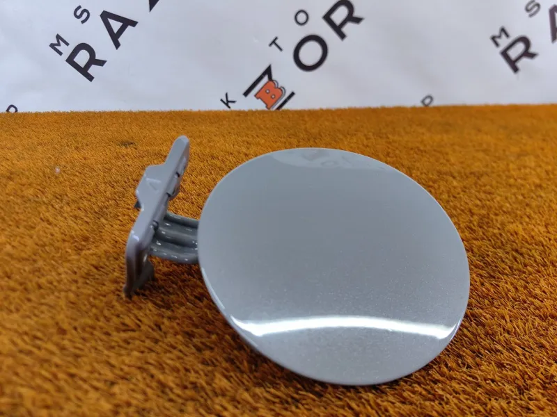 Лючок топливного бака