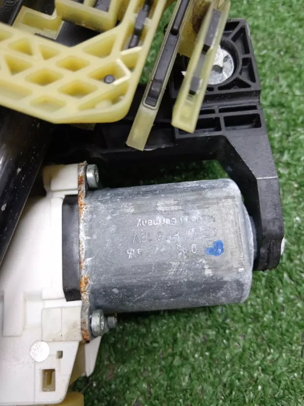 Стеклоподъемник BMW 7-Series 2009 51357182615 F01, задний левый