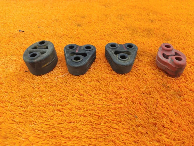 Крепление глушителя