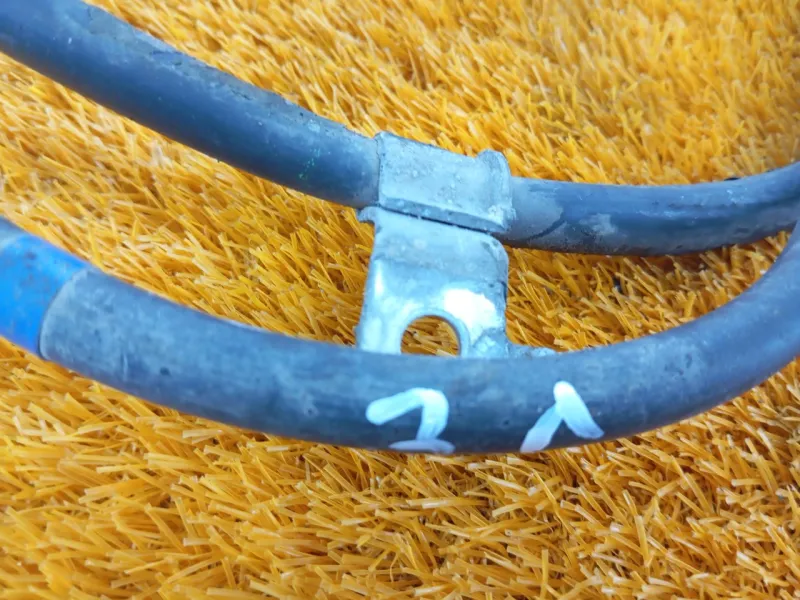 Трос стояночного тормоза