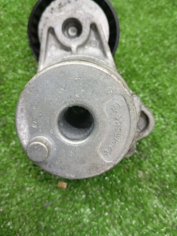 Натяжитель приводного ремня