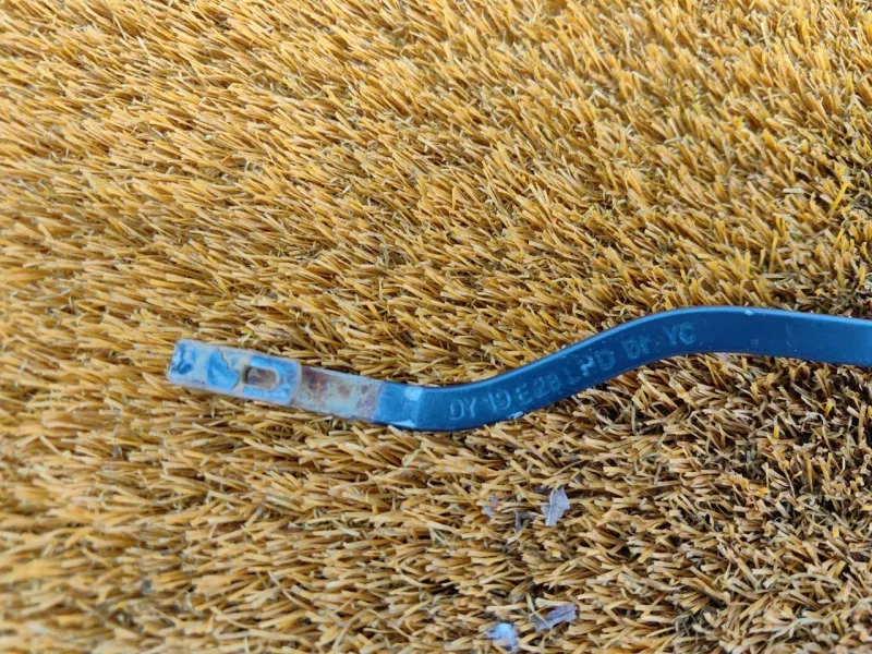 поводок стеклоочистителя