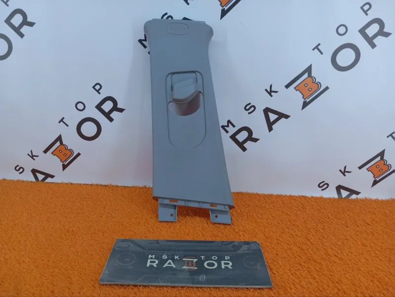 Обшивка центральной стойки