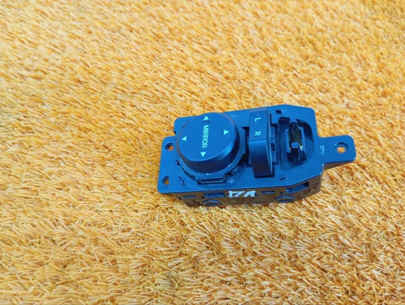 Блок управления зеркалами