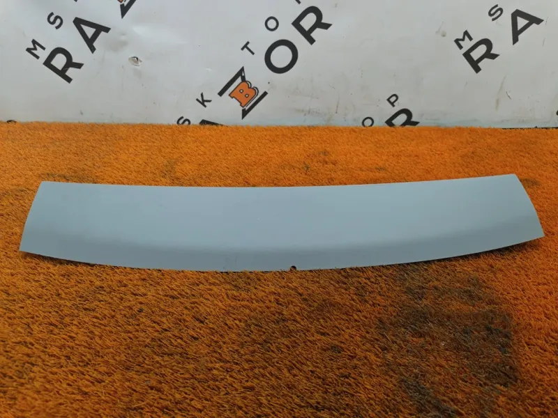 Обшивка двери багажника