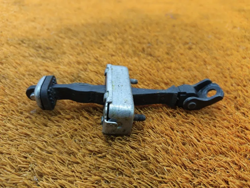 Ограничитель двери