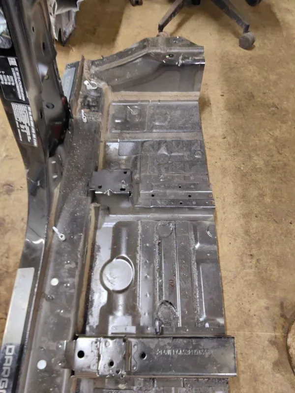 Порог с центральной стойкой