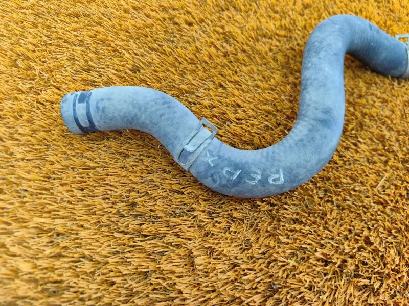 Патрубок отопителя