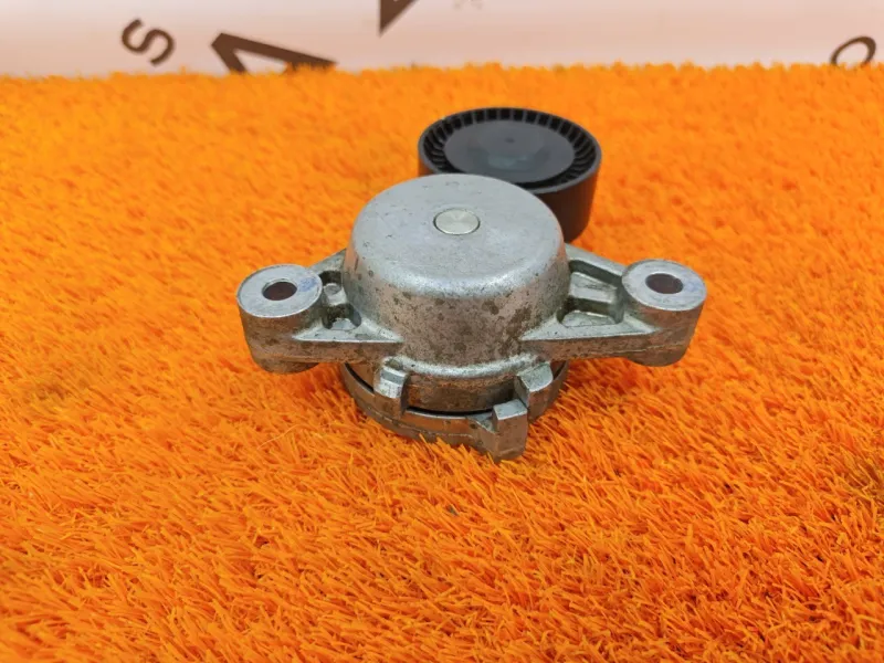 Ролик натяжной навесного оборудования