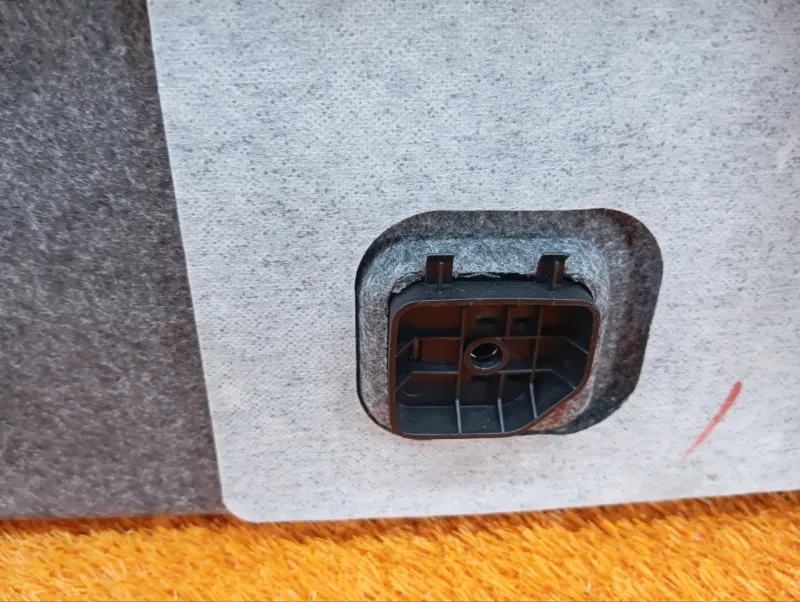 Обшивка багажника