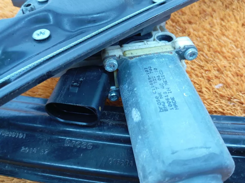 Стеклоподъемник