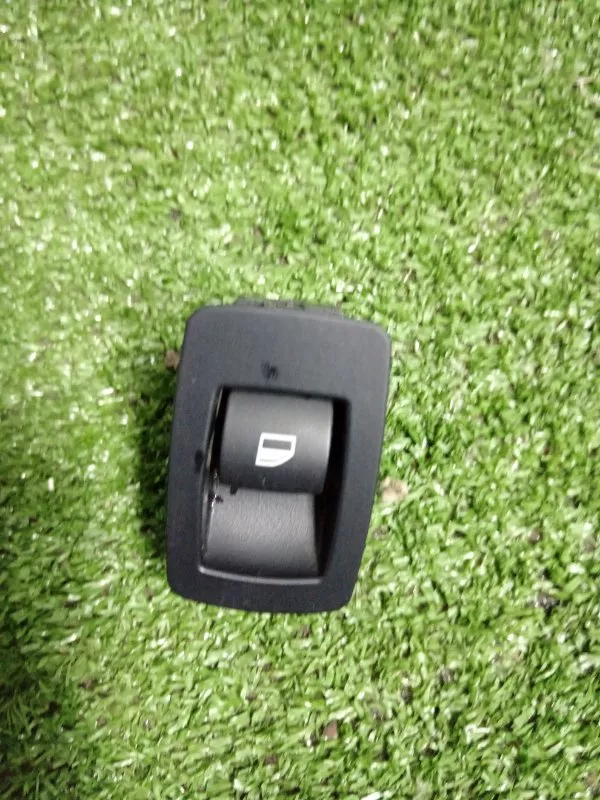 Кнопка стеклоподъемника