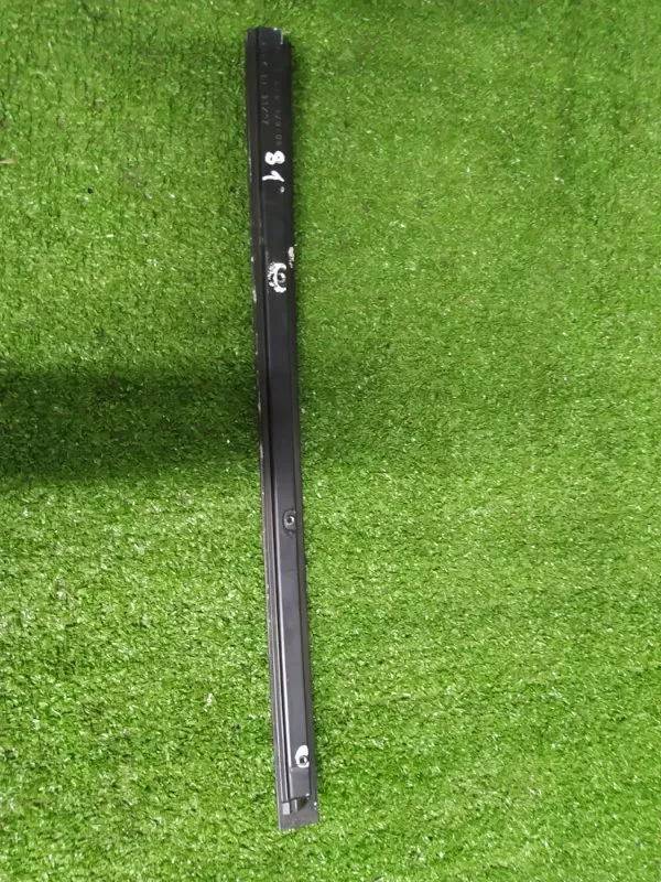 Уплотнитель стекла двери