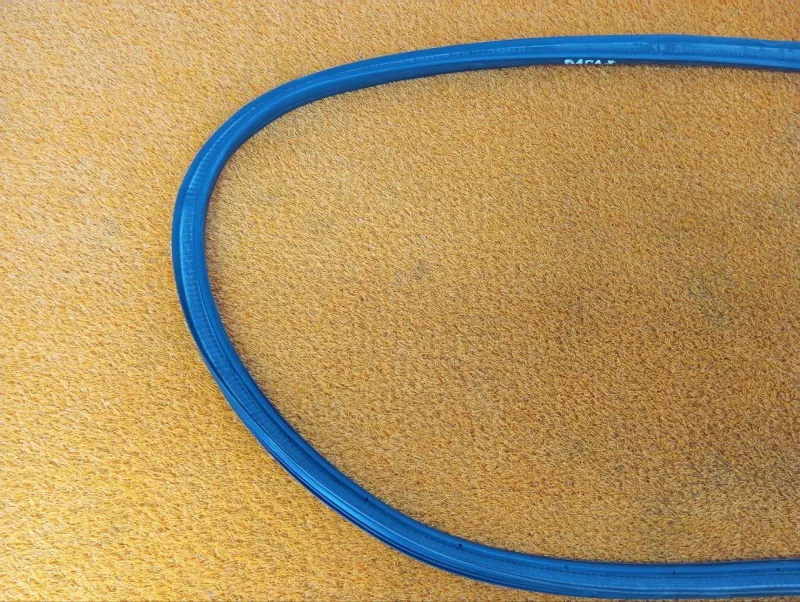 Уплотнитель багажника