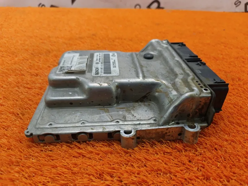 Блок управления двигателем