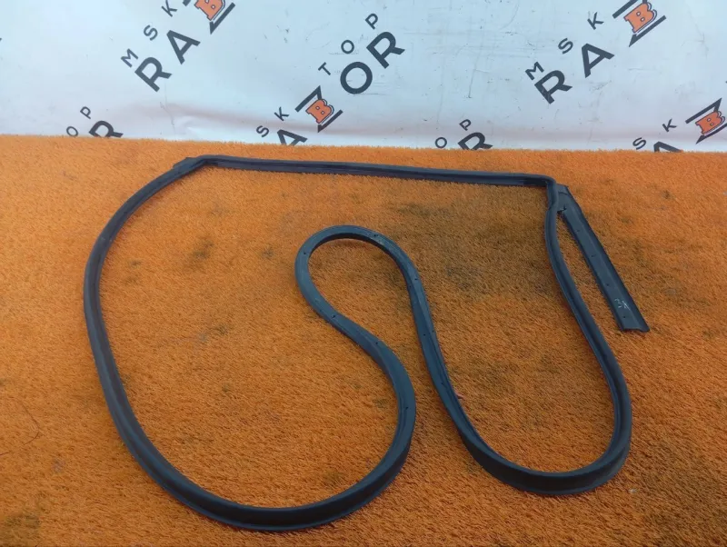 Уплотнитель двери