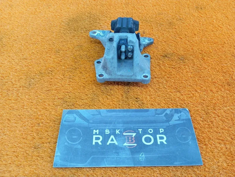 Подушка двигателя