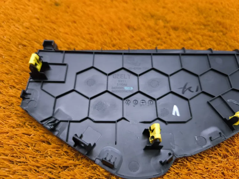 Накладка на торпедо