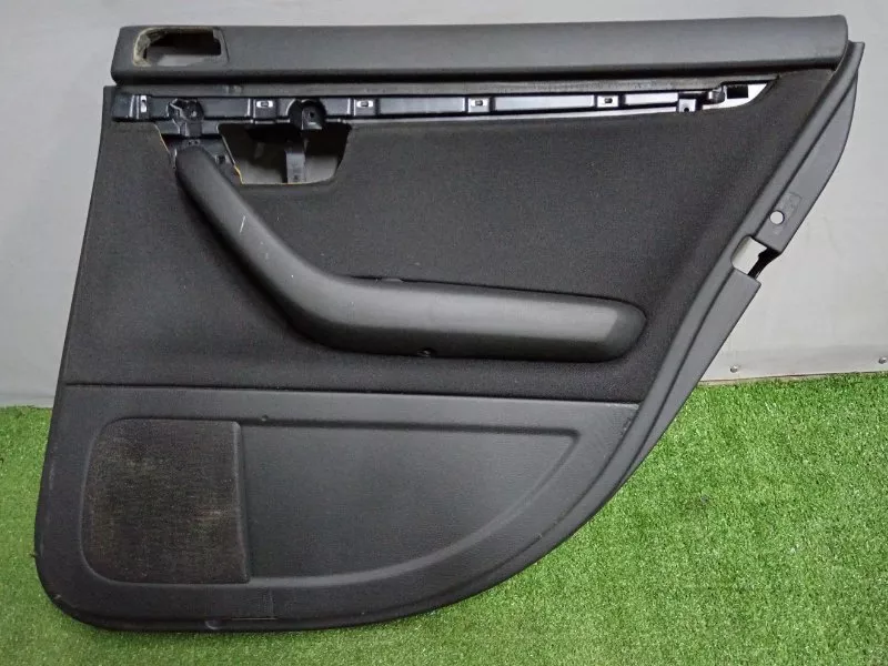 Обшивка двери Audi A4 2007 8E0867306 B7, задняя правая